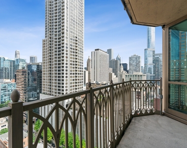 21 E Huron Street - Photo Thumbnail 12