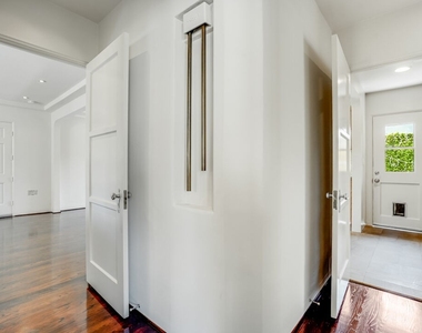 2128 Ashland Ave - Photo Thumbnail 12