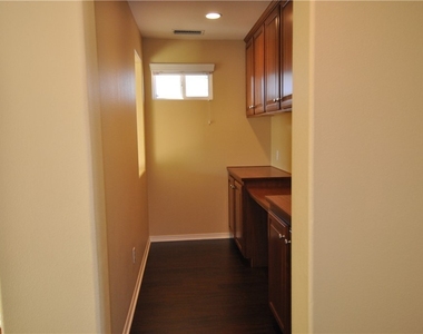 16843 Tamarind Court - Photo Thumbnail 5