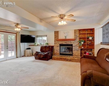 4025r Zurich Drive - Photo Thumbnail 26