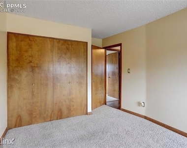 4025r Zurich Drive - Photo Thumbnail 22