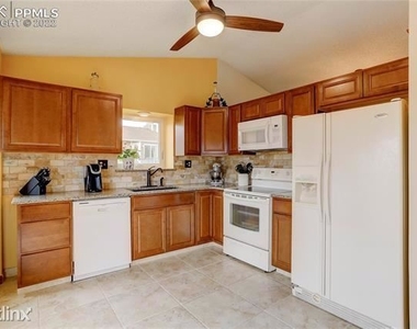 4025r Zurich Drive - Photo Thumbnail 12