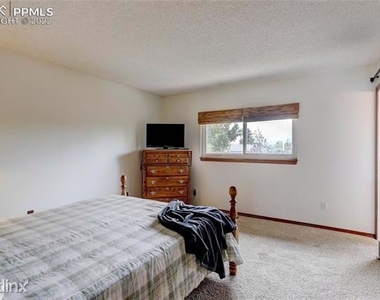 4025r Zurich Drive - Photo Thumbnail 16