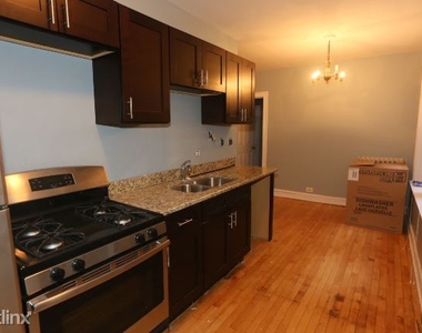 4224 N. Clark, Unit 2 - Photo Thumbnail 3