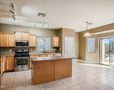 35945 Velazquez Drive Unit - Photo Thumbnail 5