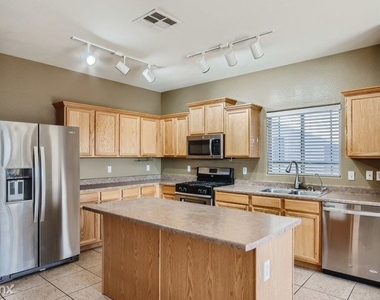 35945 Velazquez Drive Unit - Photo Thumbnail 3