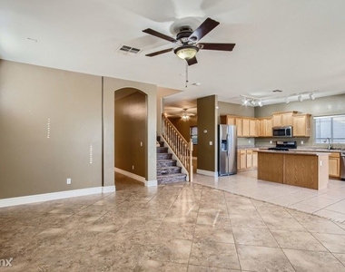 35945 Velazquez Drive Unit - Photo Thumbnail 4