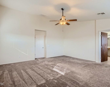 35945 Velazquez Drive Unit - Photo Thumbnail 8