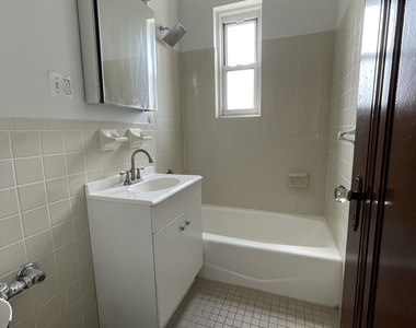 31-15 21st Avenue - Photo Thumbnail 6