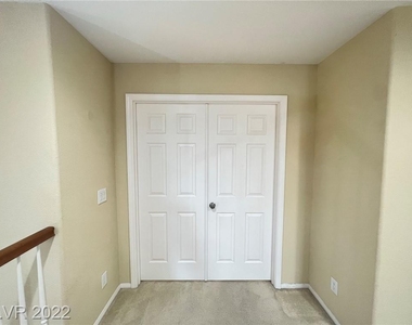 8368 South Pioneer Way - Photo Thumbnail 16