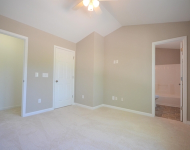 4612 Silverdene Street - Photo Thumbnail 13