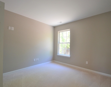 4612 Silverdene Street - Photo Thumbnail 16