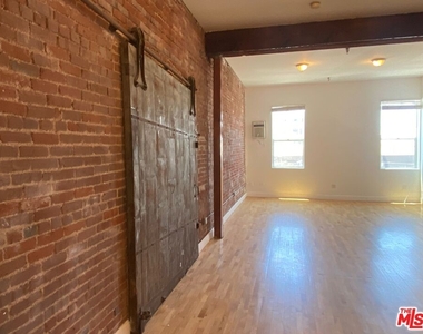 726 S Santa Fe Ave - Photo Thumbnail 2