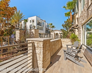 319 Doheny Way - Photo Thumbnail 8