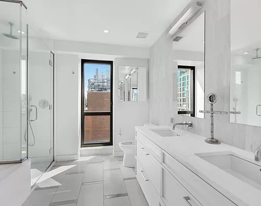 160 East 22nd Street - Photo Thumbnail 5