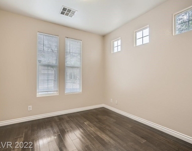 10545 Valdosta Avenue - Photo Thumbnail 4