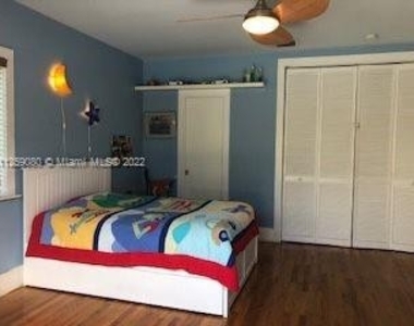 7970 Hawthorne Ave - Photo Thumbnail 41