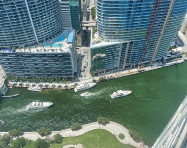 475 Brickell Ave - Photo Thumbnail 0