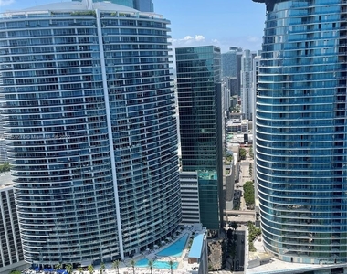 475 Brickell Ave - Photo Thumbnail 1