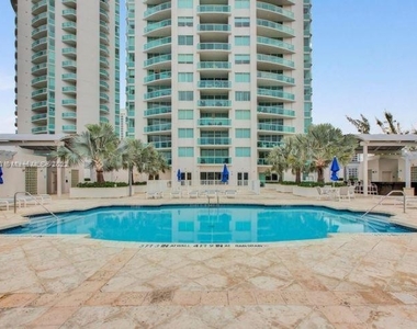 19400 Turnberry Way - Photo Thumbnail 14