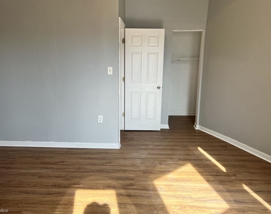 4028 S King Dr #2 - Photo Thumbnail 4