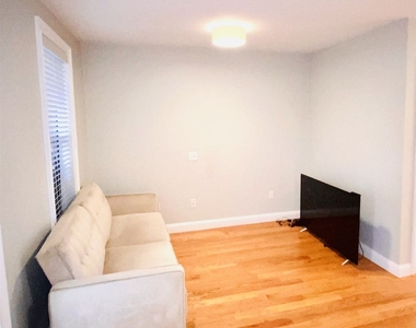 28 Chelsea St Apt 1 - Photo Thumbnail 2