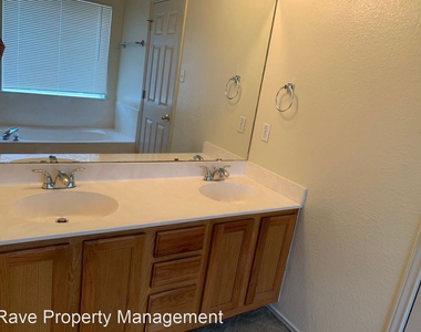 1710 W. Pflugerville Pkwy. - Photo Thumbnail 21