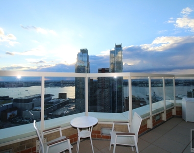 500 West 43 Street - Photo Thumbnail 23