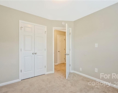 4306 Emerald Lane - Photo Thumbnail 14