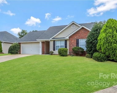 4306 Emerald Lane - Photo Thumbnail 2