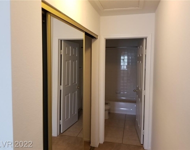 2608 Giant Redwood Avenue - Photo Thumbnail 7