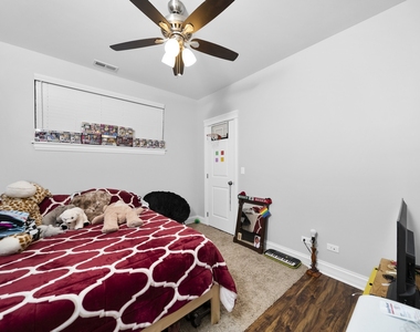 4017 N Monticello Avenue - Photo Thumbnail 6