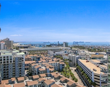 400 W Ocean Boulevard - Photo Thumbnail 16