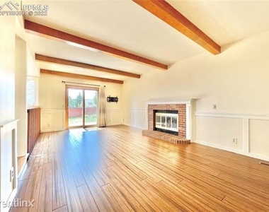 9035 Aragon Drive - Photo Thumbnail 5