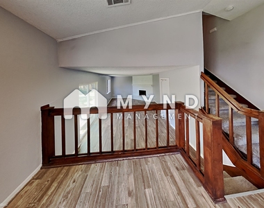 4714 Crested Rock Dr - Photo Thumbnail 6
