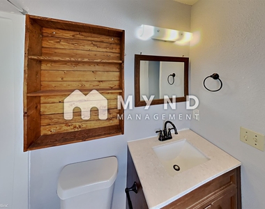 4714 Crested Rock Dr - Photo Thumbnail 15