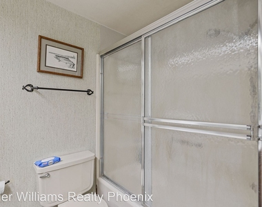 2650 East Valley View Road Unit 223 - Photo Thumbnail 18