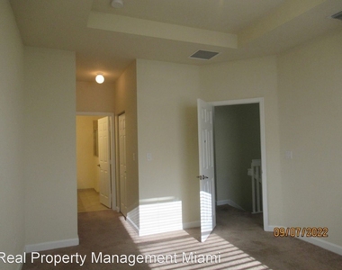 23379 Sw 113 Passage - Photo Thumbnail 12