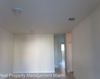 23379 Sw 113 Passage - Photo Thumbnail 5