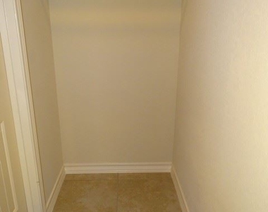 7042 Lakeview Dr #101 - Photo Thumbnail 5