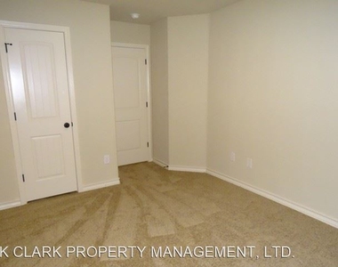 7042 Lakeview Dr #101 - Photo Thumbnail 30