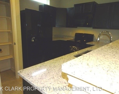 7042 Lakeview Dr #101 - Photo Thumbnail 12