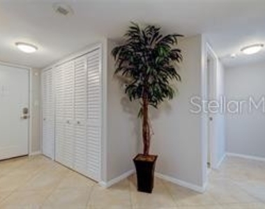 400 Island Way - Photo Thumbnail 10