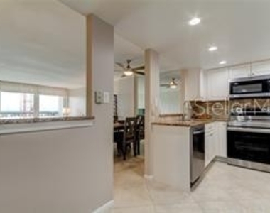 400 Island Way - Photo Thumbnail 19