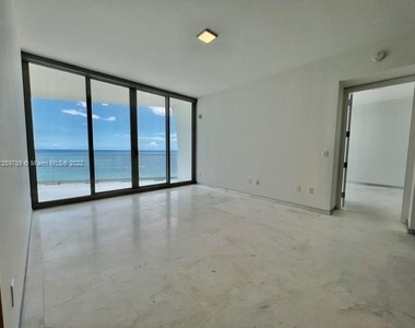 16901 Collins Ave - Photo Thumbnail 7