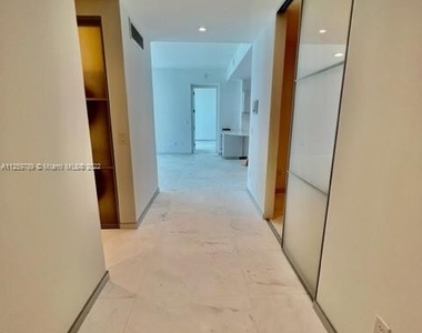 16901 Collins Ave - Photo Thumbnail 30