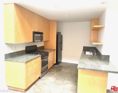 555 Rose Ave Ste 7 - Photo Thumbnail 1