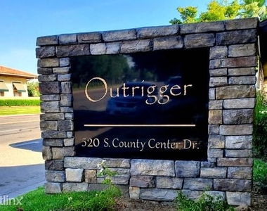 520 S County Center Dr - Photo Thumbnail 0
