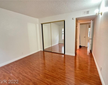 2205 Sun Avenue - Photo Thumbnail 12