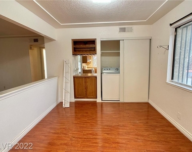 2205 Sun Avenue - Photo Thumbnail 4